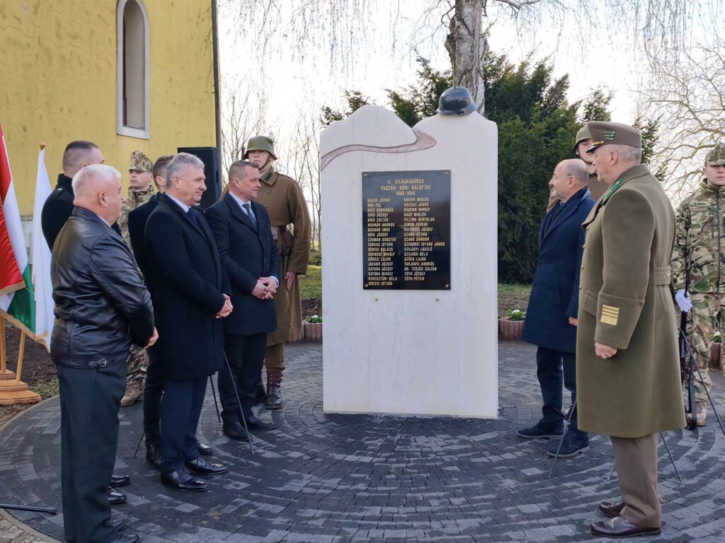 Új emlékművet avattak a Rétközben a Don-kanyarnál elesett hősök tiszteletére