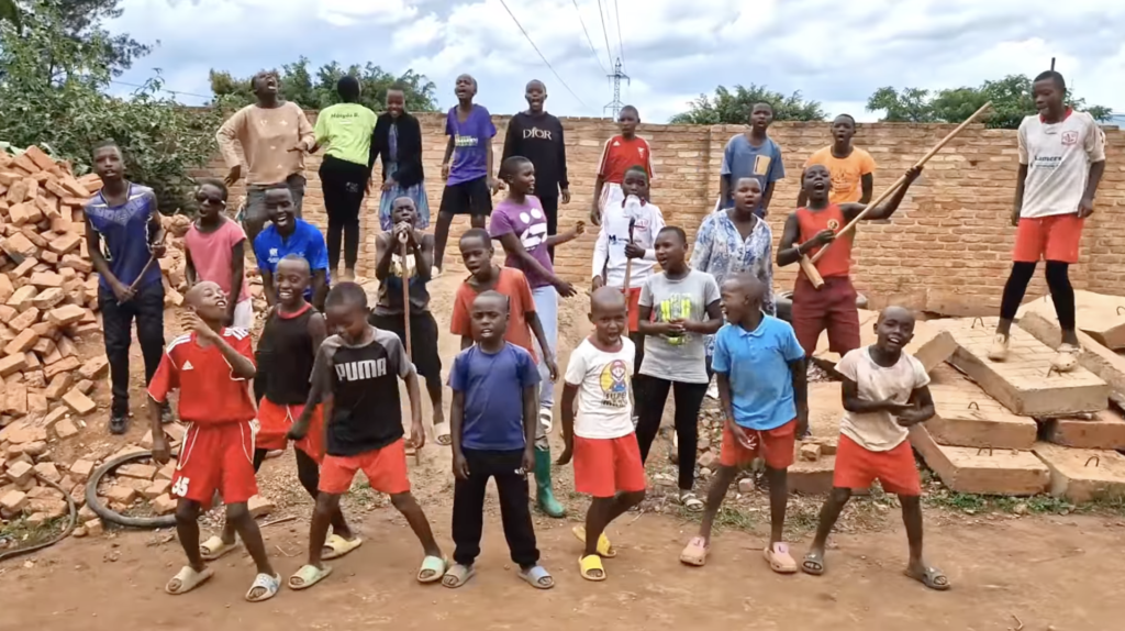 A KFT Afrika című dalát ruandai gyerekek énekelték el
