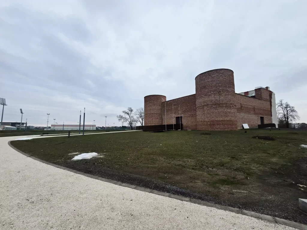 Újabb képek a kisvárdai várról – TE bevállalod?