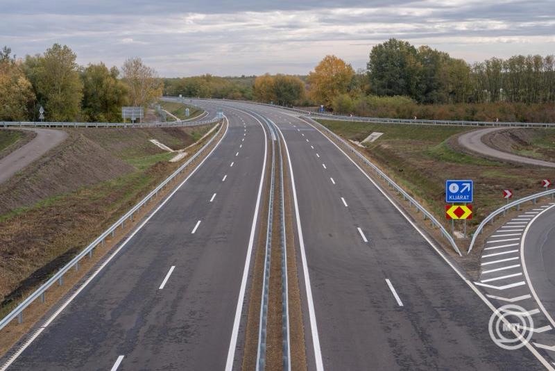 Megnyílt az M49-es első szakasza – 28 kilométer új gyorsforgalmi út épült Mátészalka térségében